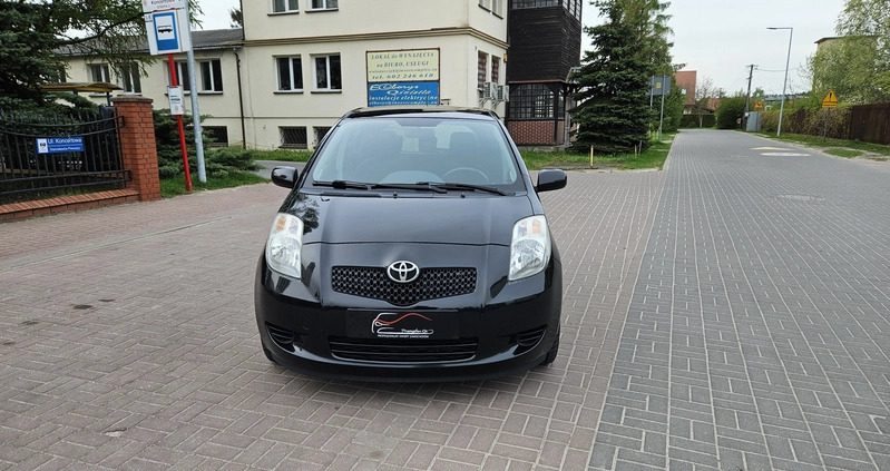 Toyota Yaris cena 14900 przebieg: 199999, rok produkcji 2006 z Stryków małe 667